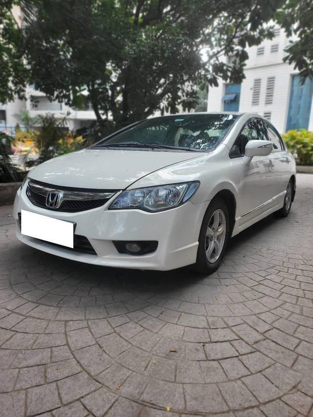 https://images10.gaadi.com/usedcar_image/3692212/original/processed_img2923529__used_car_2923529_1701156005.jpg?imwidth=6402