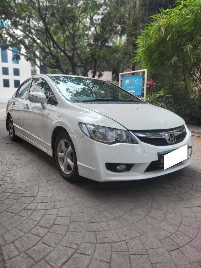 https://images10.gaadi.com/usedcar_image/3692212/original/processed_img2923529__used_car_2923529_1701156007.jpg?imwidth=6400