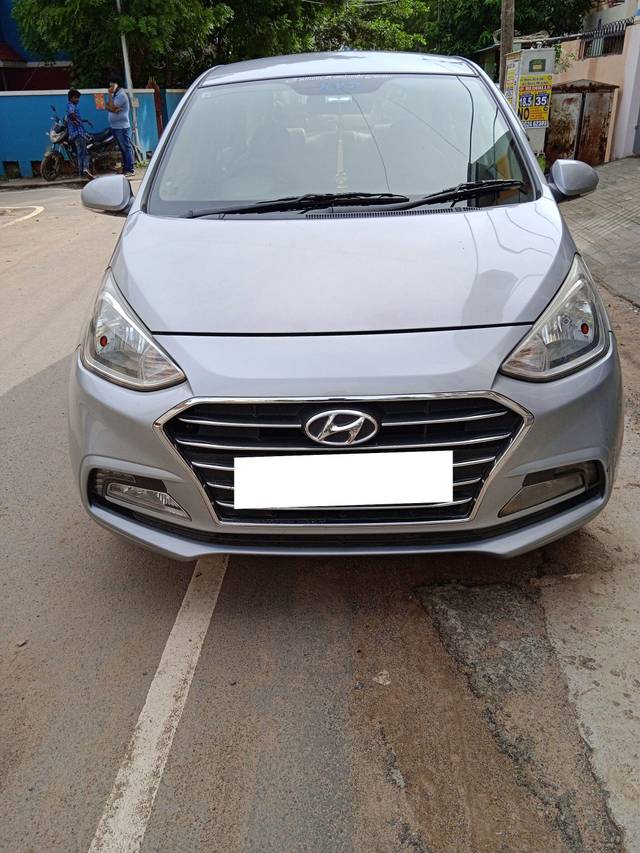 https://images10.gaadi.com/usedcar_image/3692224/original/processed_img2923535__used_car_2923535_1701156492.jpg?imwidth=6400