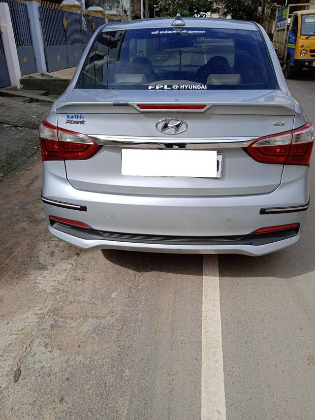 https://images10.gaadi.com/usedcar_image/3692224/original/processed_img2923535__used_car_2923535_1701156507.jpg?imwidth=6401