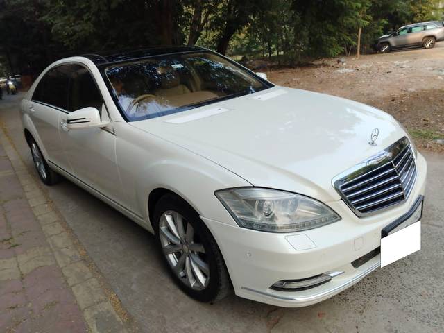 https://images10.gaadi.com/usedcar_image/3692258/original/processed_img2923564__used_car_2923564_1701156832.jpg?imwidth=6400