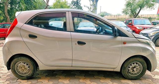 https://images10.gaadi.com/usedcar_image/3692261/original/processed_img2923565__used_car_2923565_1701157206.jpg?imwidth=6401