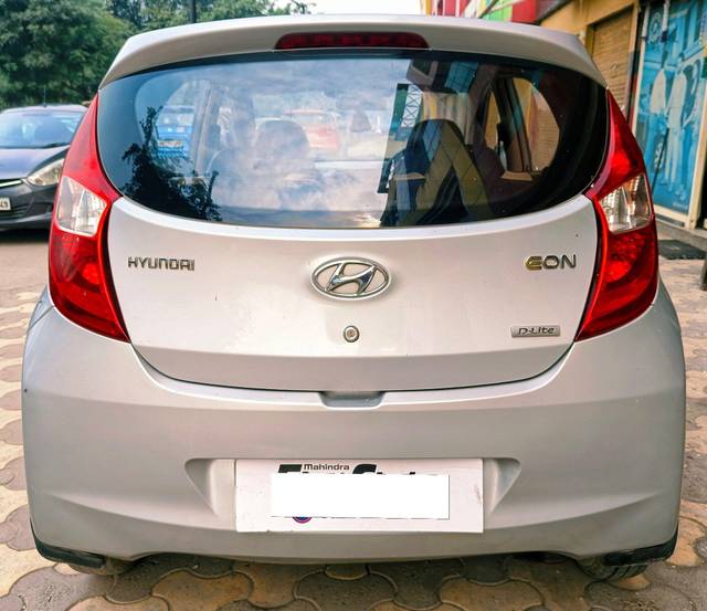 https://images10.gaadi.com/usedcar_image/3692261/original/processed_img2923565__used_car_2923565_1701157251.jpg?imwidth=6402