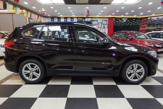 https://images10.gaadi.com/usedcar_image/3692268/original/processed_img2923571__used_car_2923571_1701157215.jpg?imwidth=6401
