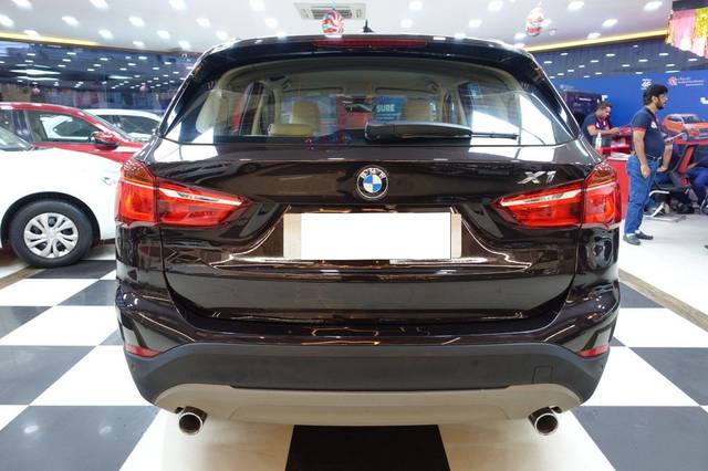 https://images10.gaadi.com/usedcar_image/3692268/original/processed_img2923571__used_car_2923571_1701157217.jpg?imwidth=6402