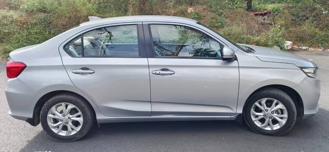 https://images10.gaadi.com/usedcar_image/3692279/original/img2923575__usedcar_whatsappimage2023_11_28at130724_116381701157349_1701157401.jpeg?imwidth=6401