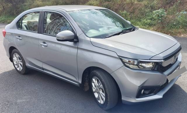 https://images10.gaadi.com/usedcar_image/3692279/original/img2923575__usedcar_whatsappimage2023_11_28at130725_116381701157349_1701157401.jpeg?imwidth=6400