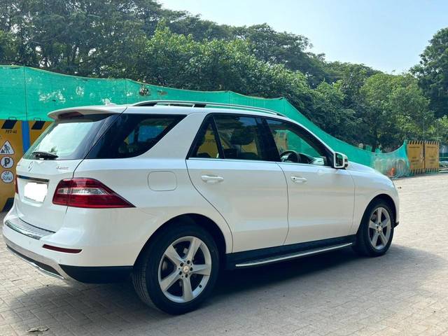 https://images10.gaadi.com/usedcar_image/3692296/original/processed_img2923583__usedcar_6_2923583_1701253261.jpg?imwidth=6402