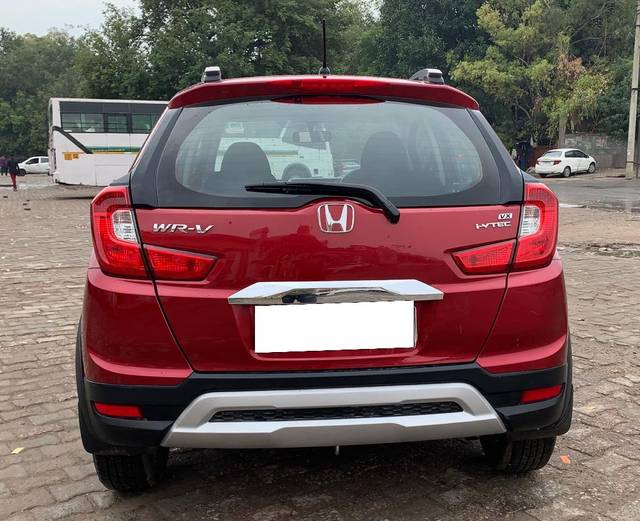https://images10.gaadi.com/usedcar_image/3692302/original/processed_img2923589__used_car_2923589_1701158241.jpg?imwidth=6402