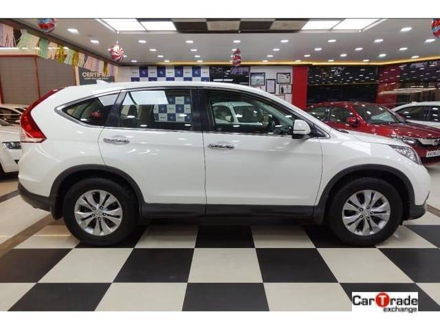 https://images10.gaadi.com/usedcar_image/3692338/original/processed_img2923599__used_car_2923599_1701159607.jpg?imwidth=6402
