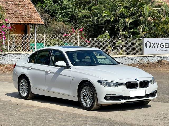 https://images10.gaadi.com/usedcar_image/3692343/original/processed_img2923604__used_car_2923604_1701159835.jpg?imwidth=6400
