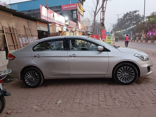 https://images10.gaadi.com/usedcar_image/3692351/original/processed_img2923609__used_car_2923609_1702128748.jpg?imwidth=6401