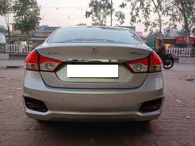 https://images10.gaadi.com/usedcar_image/3692351/original/processed_img2923609__used_car_2923609_1702128757.jpg?imwidth=6402