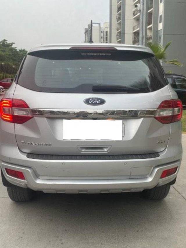 https://images10.gaadi.com/usedcar_image/3692363/original/processed_5853ed86-0b83-48b9-ad38-a821dc1e903d.jpg?imwidth=6401