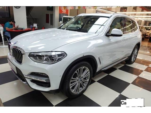 https://images10.gaadi.com/usedcar_image/3692364/original/processed_img2923620__used_car_2923620_1701160268.jpg?imwidth=6402