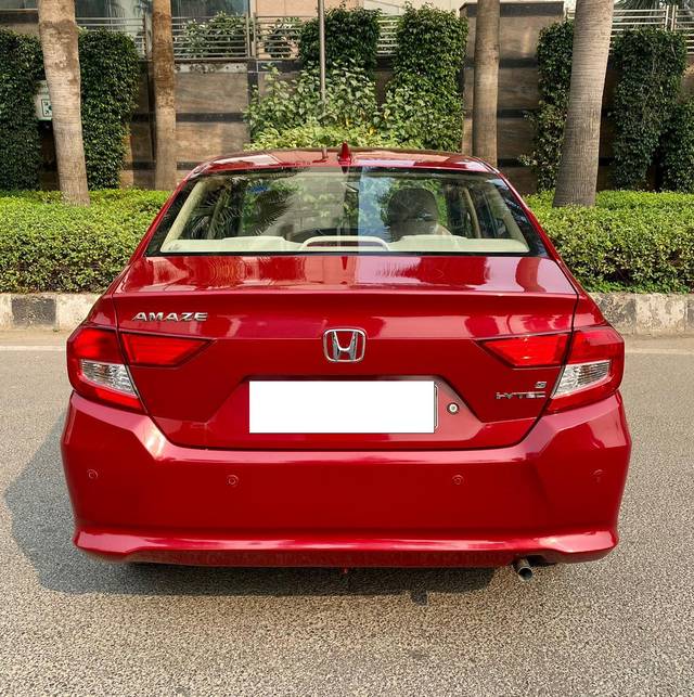 https://images10.gaadi.com/usedcar_image/3692388/original/processed_img2923635__used_car_2923635_1701161039.jpg?imwidth=6402