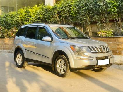 Mahindra XUV500 W8 FWD