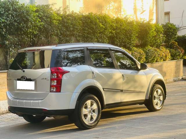 https://images10.gaadi.com/usedcar_image/3692421/original/processed_img2923646__used_car_2923646_1701162035.jpg?imwidth=6402