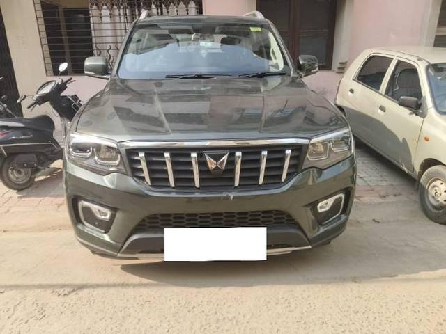 https://images10.gaadi.com/usedcar_image/3692436/original/processed_3a87003c-78a8-4286-9be9-d0d582d89c54.jpg?imwidth=6401