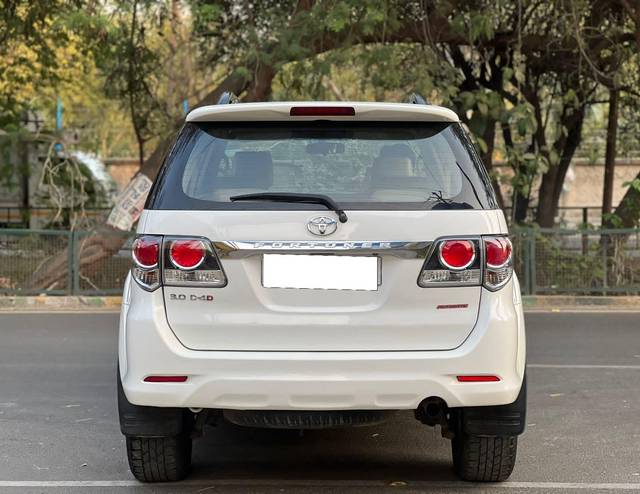 https://images10.gaadi.com/usedcar_image/3692445/original/processed_img2923660__used_car_2923660_1701162799.jpg?imwidth=6401