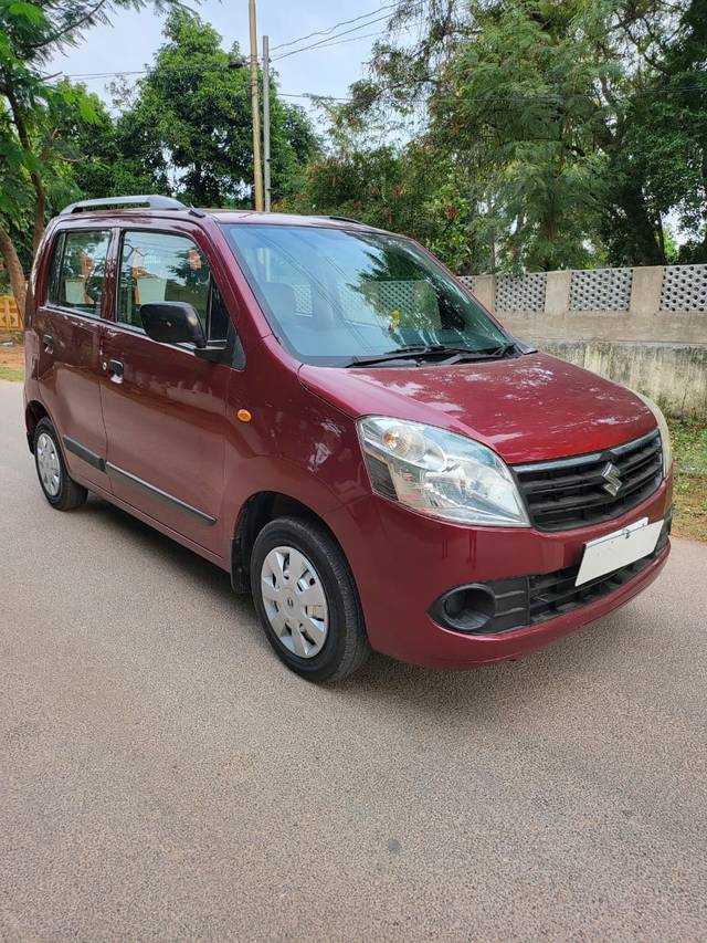 https://images10.gaadi.com/usedcar_image/3692461/original/img2923667__used_car_2923667_1701163149.jpg?imwidth=6400
