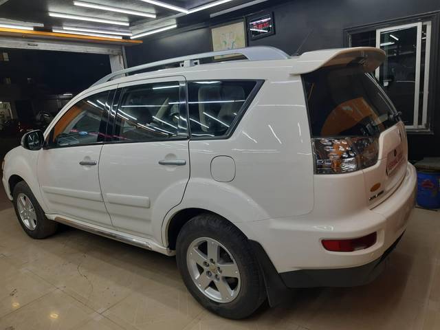 https://images10.gaadi.com/usedcar_image/3692468/original/processed_img2923670__usedcar_whatsappimage2023_11_22at194931_15261701163229_1701163253.jpeg?imwidth=6402