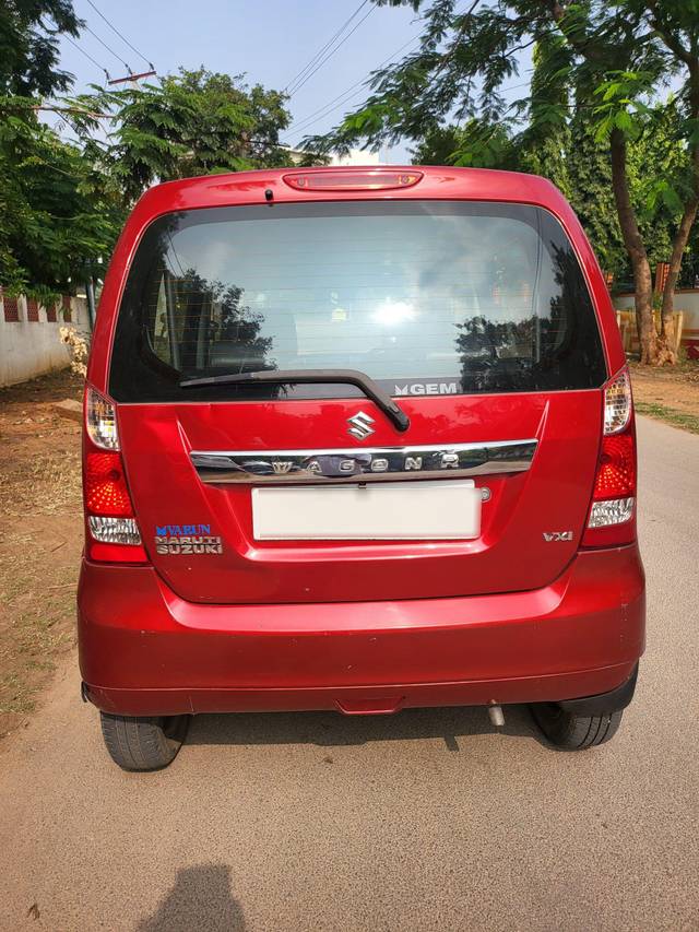https://images10.gaadi.com/usedcar_image/3692479/original/processed_img2923677__used_car_2923677_1701163654.jpg?imwidth=6402