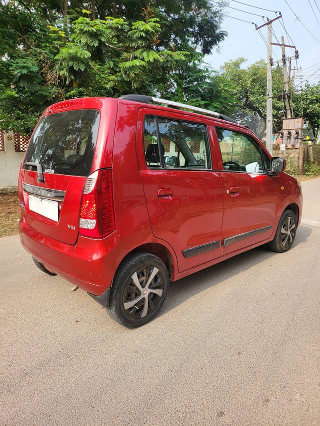 https://images10.gaadi.com/usedcar_image/3692479/original/processed_img2923677__used_car_2923677_1701163659.jpg?imwidth=6401