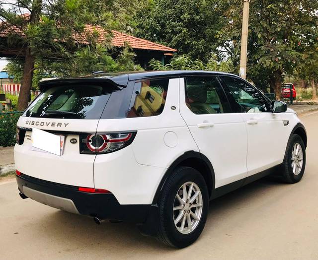 https://images10.gaadi.com/usedcar_image/3692482/original/processed_img2923679__used_car_2923679_1701163834.jpg?imwidth=6402