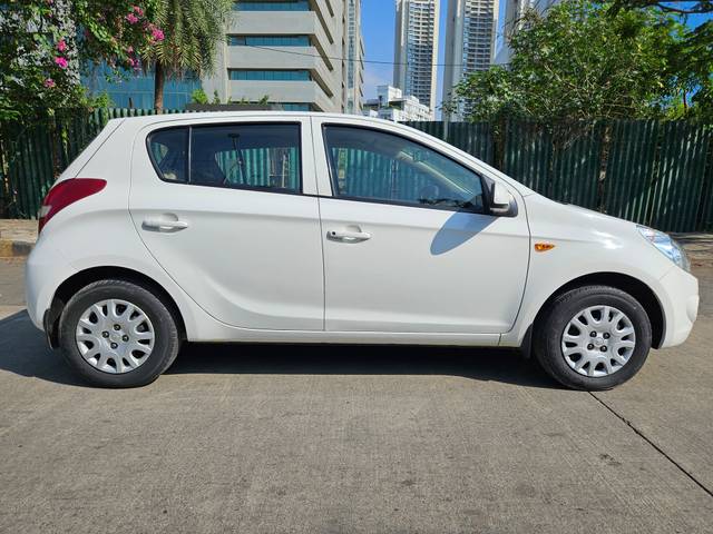 https://images10.gaadi.com/usedcar_image/3692514/original/img2923703__used_car_2923703_1701164251.jpg?imwidth=6401