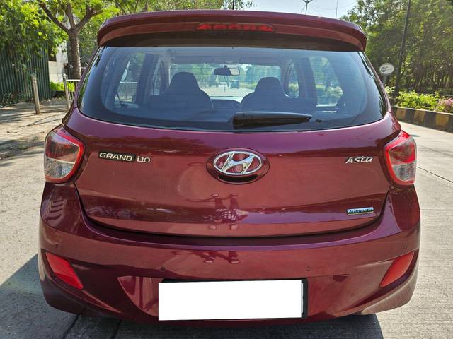 https://images10.gaadi.com/usedcar_image/3692520/original/processed_img2923707__used_car_2923707_1701164402.jpg?imwidth=6402