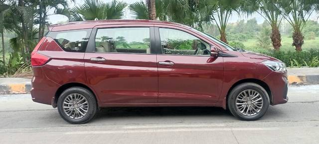 https://images10.gaadi.com/usedcar_image/3692525/original/img2923710__usedcar_1783d494_7cb6_4825_8b3b_71b8fa4b85ec_5731701164409_1701164419.jpg?imwidth=6401