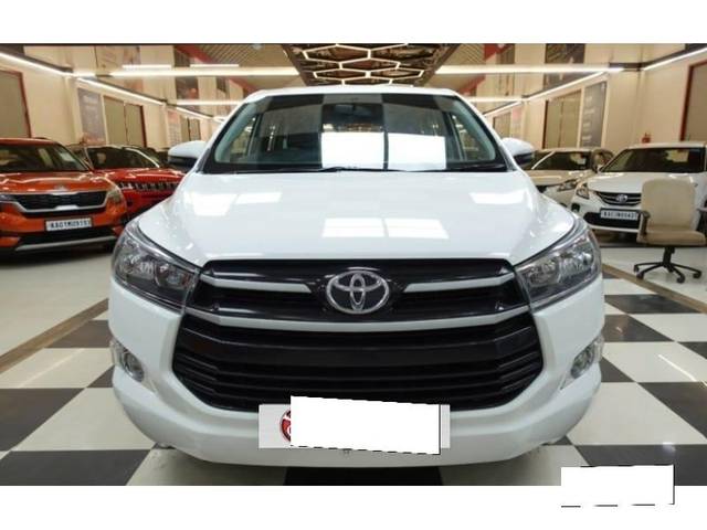 https://images10.gaadi.com/usedcar_image/3692529/original/processed_img2923714__used_car_2923714_1701164547.jpg?imwidth=6400