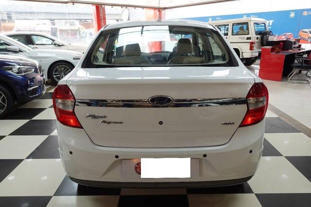 https://images10.gaadi.com/usedcar_image/3692530/original/processed_img2923715__used_car_2923715_1701164674.jpg?imwidth=6401