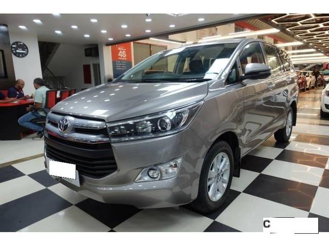 https://images10.gaadi.com/usedcar_image/3692538/original/processed_img2923721__used_car_2923721_1701164942.jpg?imwidth=6402
