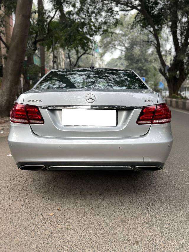 https://images10.gaadi.com/usedcar_image/3692539/original/processed_img2923722__used_car_2923722_1701164980.jpg?imwidth=6402