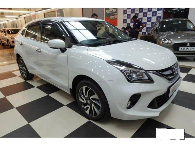 https://images10.gaadi.com/usedcar_image/3692554/original/processed_img2923729__used_car_2923729_1701165323.jpg?imwidth=6401