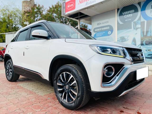 https://images10.gaadi.com/usedcar_image/3692556/original/processed_img2923731__used_car_2923731_1701165354.jpg?imwidth=6400