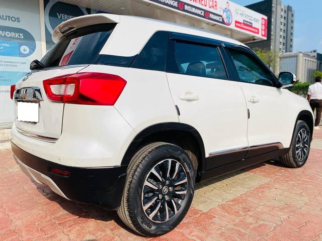 https://images10.gaadi.com/usedcar_image/3692556/original/processed_img2923731__used_car_2923731_1701165362.jpg?imwidth=6402