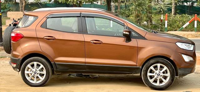 https://images10.gaadi.com/usedcar_image/3692594/original/processed_img2923751__used_car_2923751_1701166663.jpg?imwidth=6401