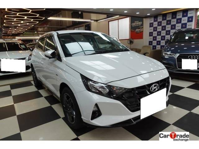 https://images10.gaadi.com/usedcar_image/3692595/original/processed_img2923752__used_car_2923752_1701166670.jpg?imwidth=6400