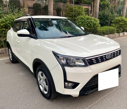Mahindra XUV300 W6 Mahindra XUV300 W6