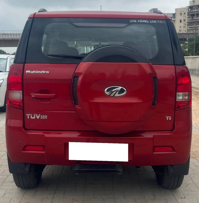 https://images10.gaadi.com/usedcar_image/3692616/original/processed_img2923763__usedcar_15_11461701166488_1701166507.jpg?imwidth=6402