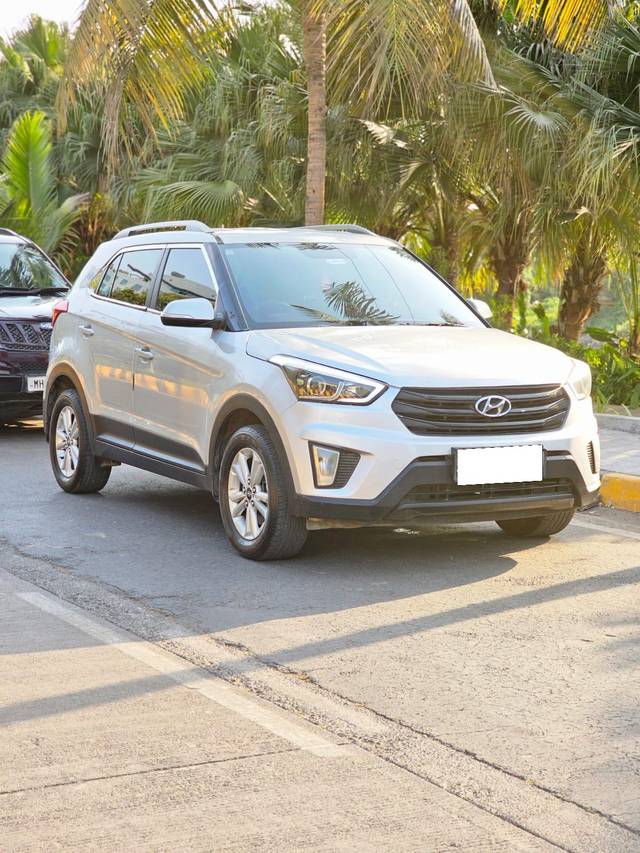 https://images10.gaadi.com/usedcar_image/3692639/original/processed_img2923780__usedcar_31b43e5f_dac0_419b_af7a_c5e100ee426d_5731701167419_1701167430.jpg?imwidth=6400