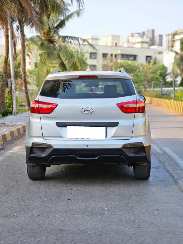 https://images10.gaadi.com/usedcar_image/3692639/original/processed_img2923780__usedcar_edde3d25_c22f_4db5_bcfa_010992a69b40_5731701167419_1701167431.jpg?imwidth=6402
