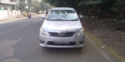 Toyota Innova 2.5 VX (Diesel) 7 Seater BS IV Toyota Innova 2.5 VX (Diesel) 7 Seater BS IV