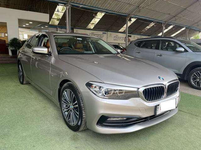 https://images10.gaadi.com/usedcar_image/3692671/original/processed_img2923796__used_car_2923796_1701168649.jpg?imwidth=6401