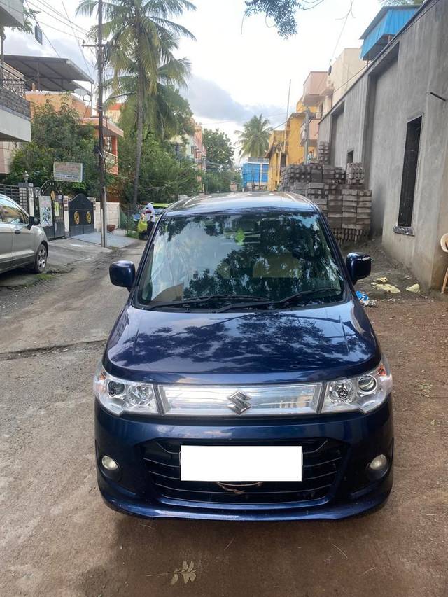https://images10.gaadi.com/usedcar_image/3692684/original/processed_img2923804__used_car_2923804_1701169055.jpg?imwidth=6400