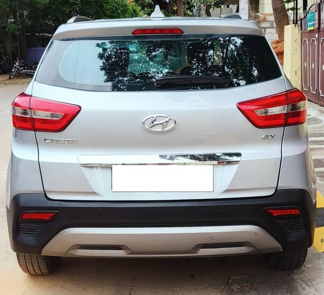 https://images10.gaadi.com/usedcar_image/3692693/original/processed_img2923810__used_car_2923810_1701169285.jpg?imwidth=6401