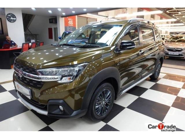 https://images10.gaadi.com/usedcar_image/3692710/original/processed_processed_img2923821__used_car_2923821_1701170159.jpg?imwidth=6402